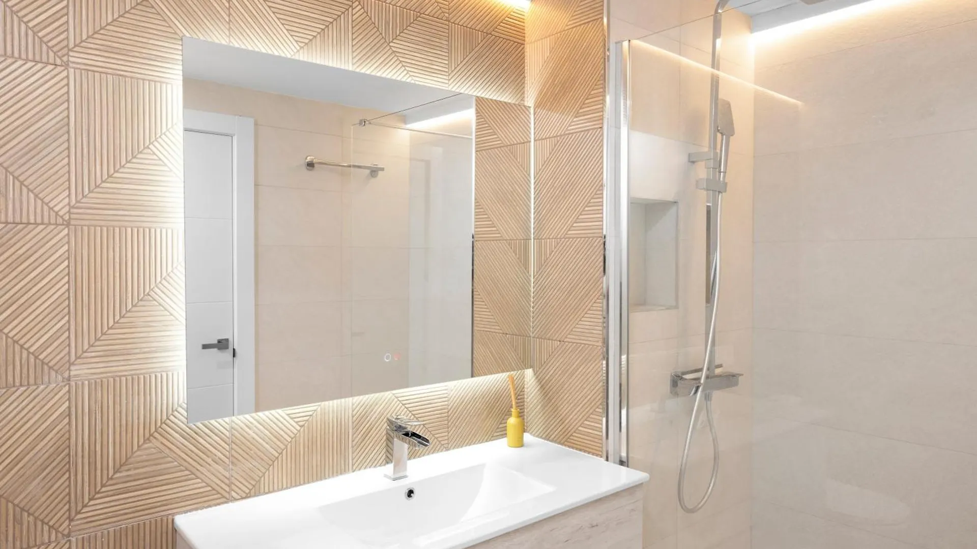 Апартаменты Stunning Marina Seaview Penthouse - Puerto Deportivo Эстепона 0*,