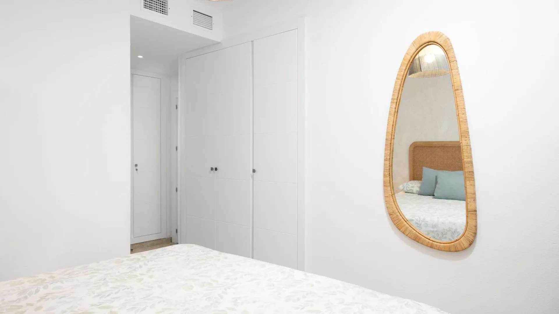 Апартаменты Stunning Marina Seaview Penthouse - Puerto Deportivo Эстепона Испания