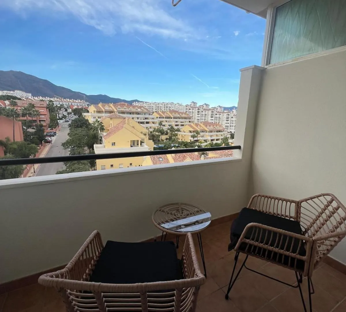 Апартаменты Stunning Marina Seaview Penthouse - Puerto Deportivo Эстепона 0*,  Испания