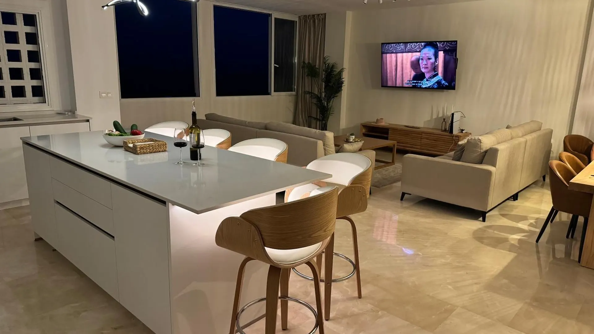 Stunning Marina Seaview Penthouse - Puerto Deportivo Apartment Estepona
