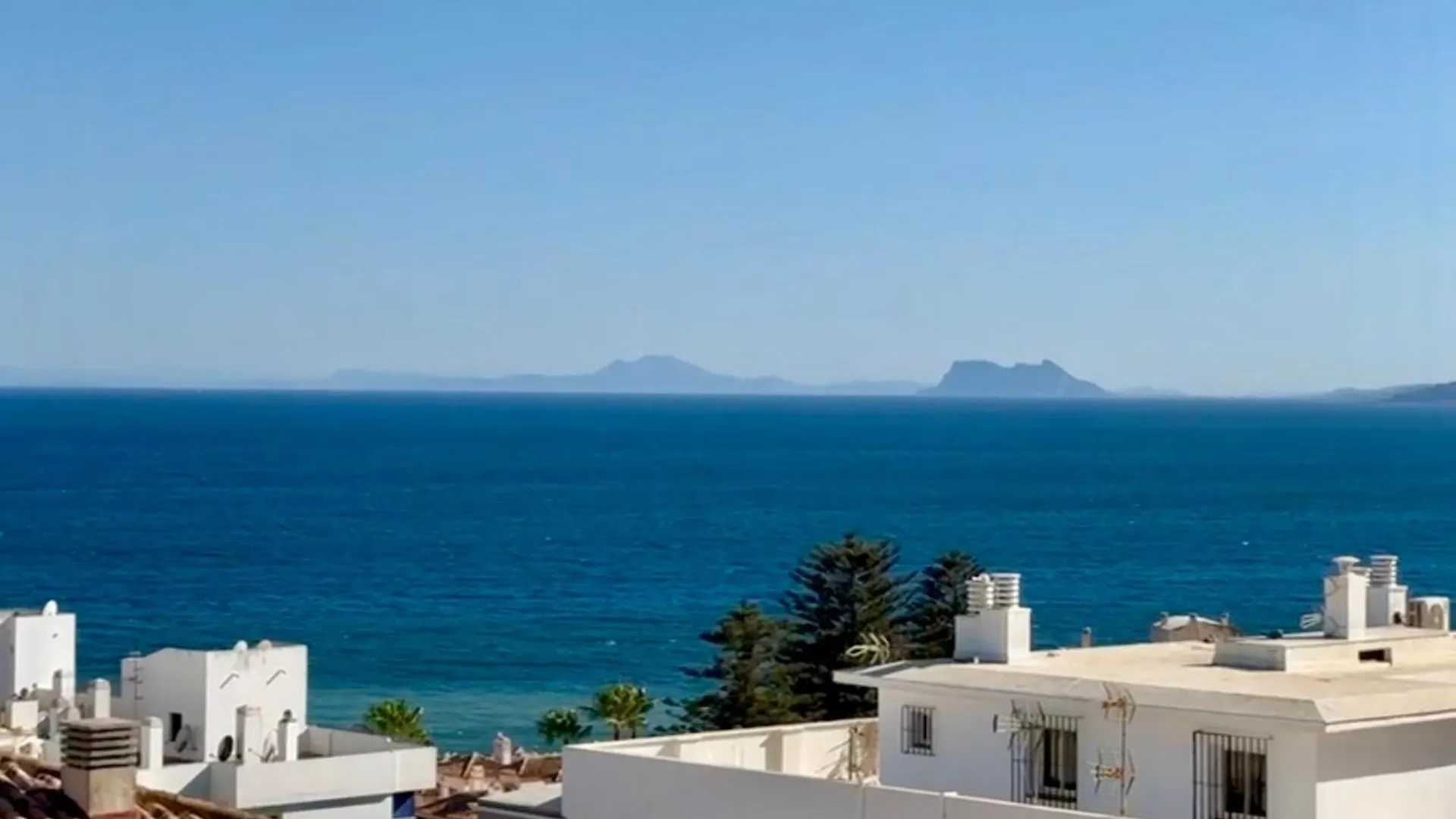 דירות אסטפונה Stunning Marina Seaview Penthouse - Puerto Deportivo 0*,