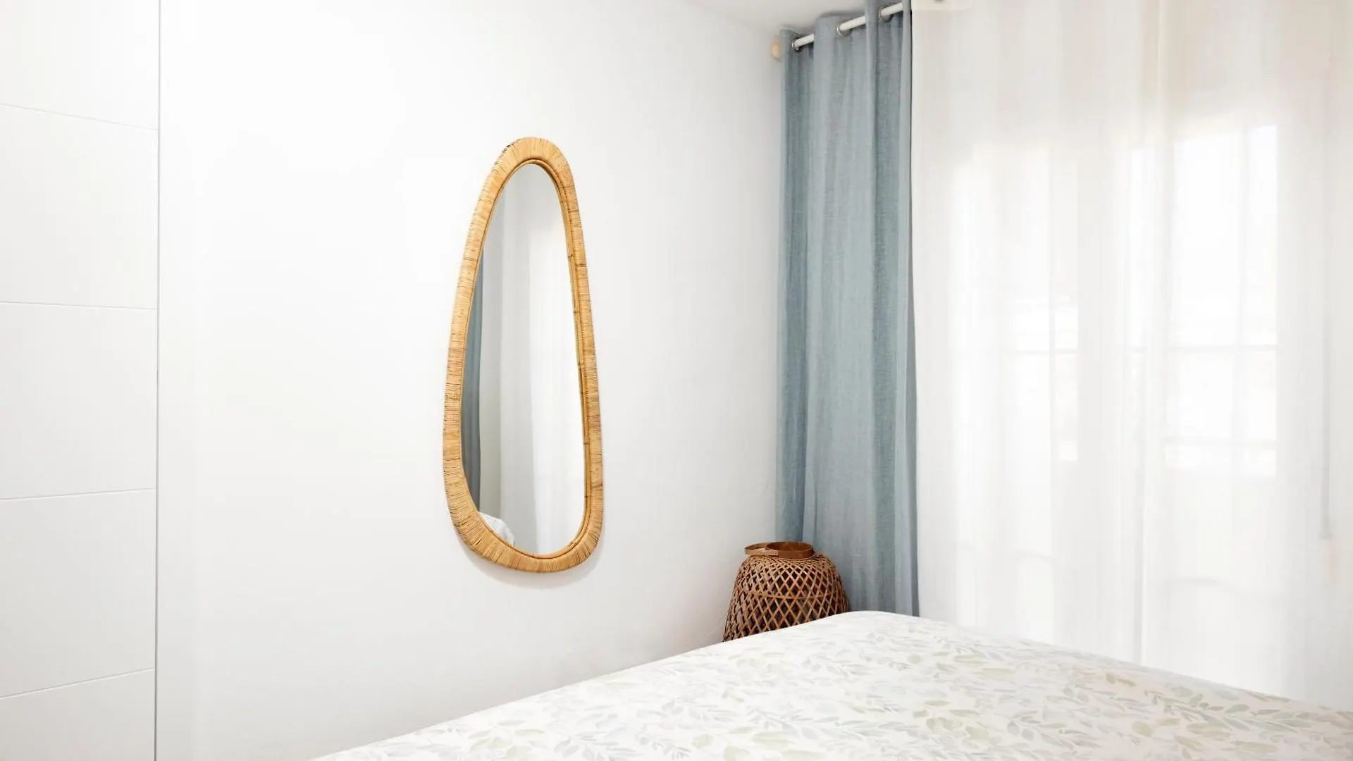 דירות אסטפונה Stunning Marina Seaview Penthouse - Puerto Deportivo
